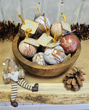 Charger l'image dans la galerie, Boule de Noël garnis de fritures