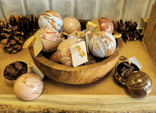 Charger l'image dans la galerie, Boule de Noël garnis de fritures